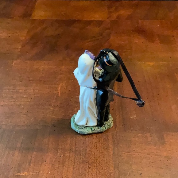 Cracker Barrel Halloween Resin Ghost Skeleton Couple Wedding Ornament 4.75" tall - Picture 3 of 6